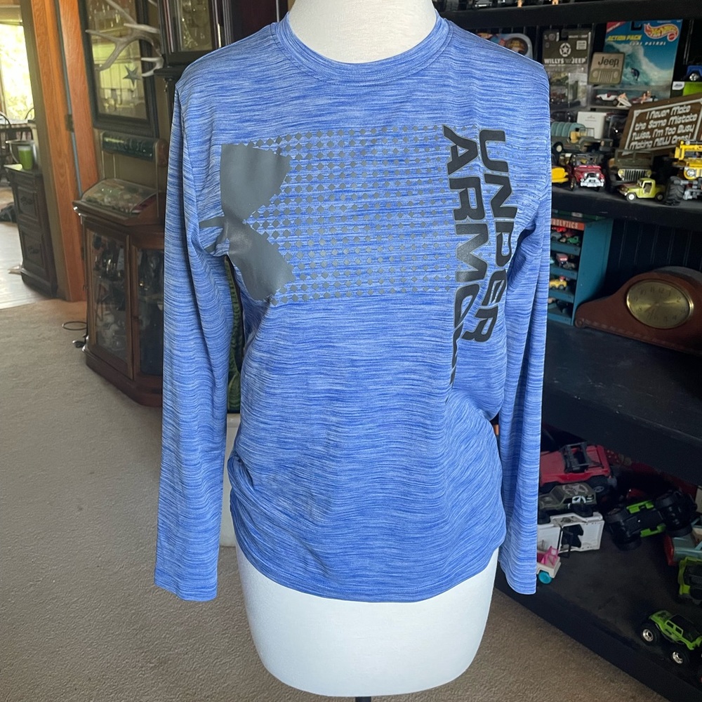 Boys Under Amour lot size large